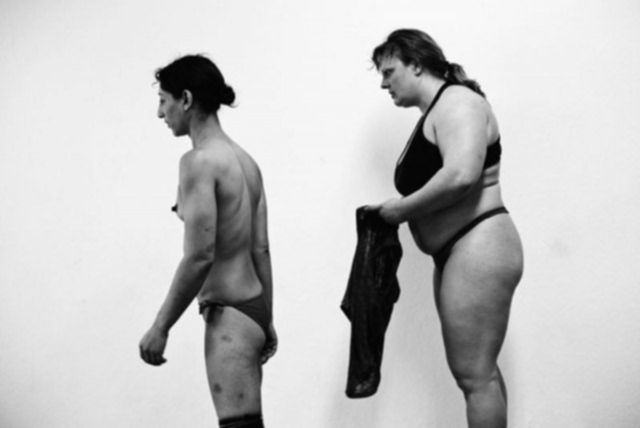 Черно-белые снимки накачанных женщин